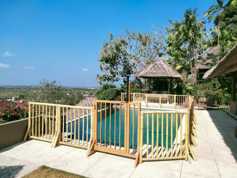 Bamboo pool fence (3)