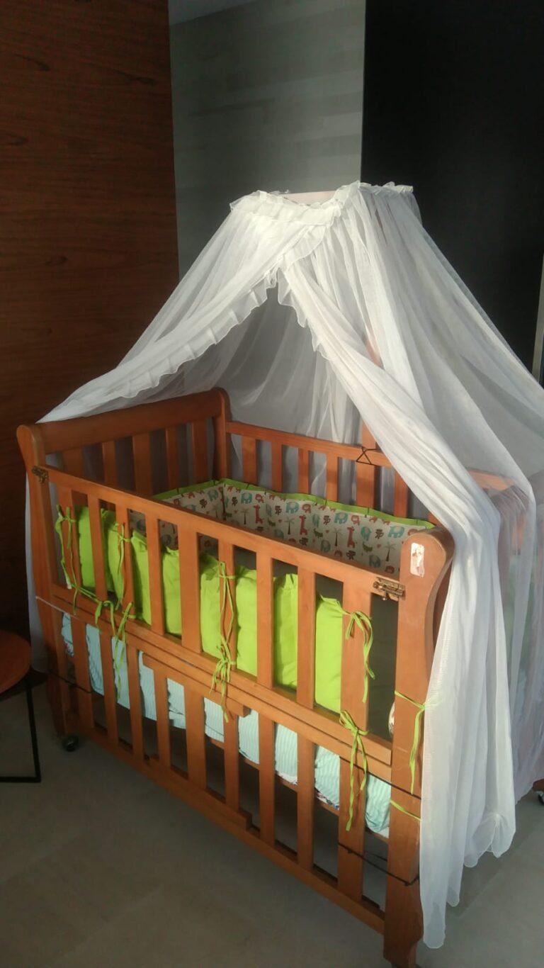 Wooden baby cot (2)
